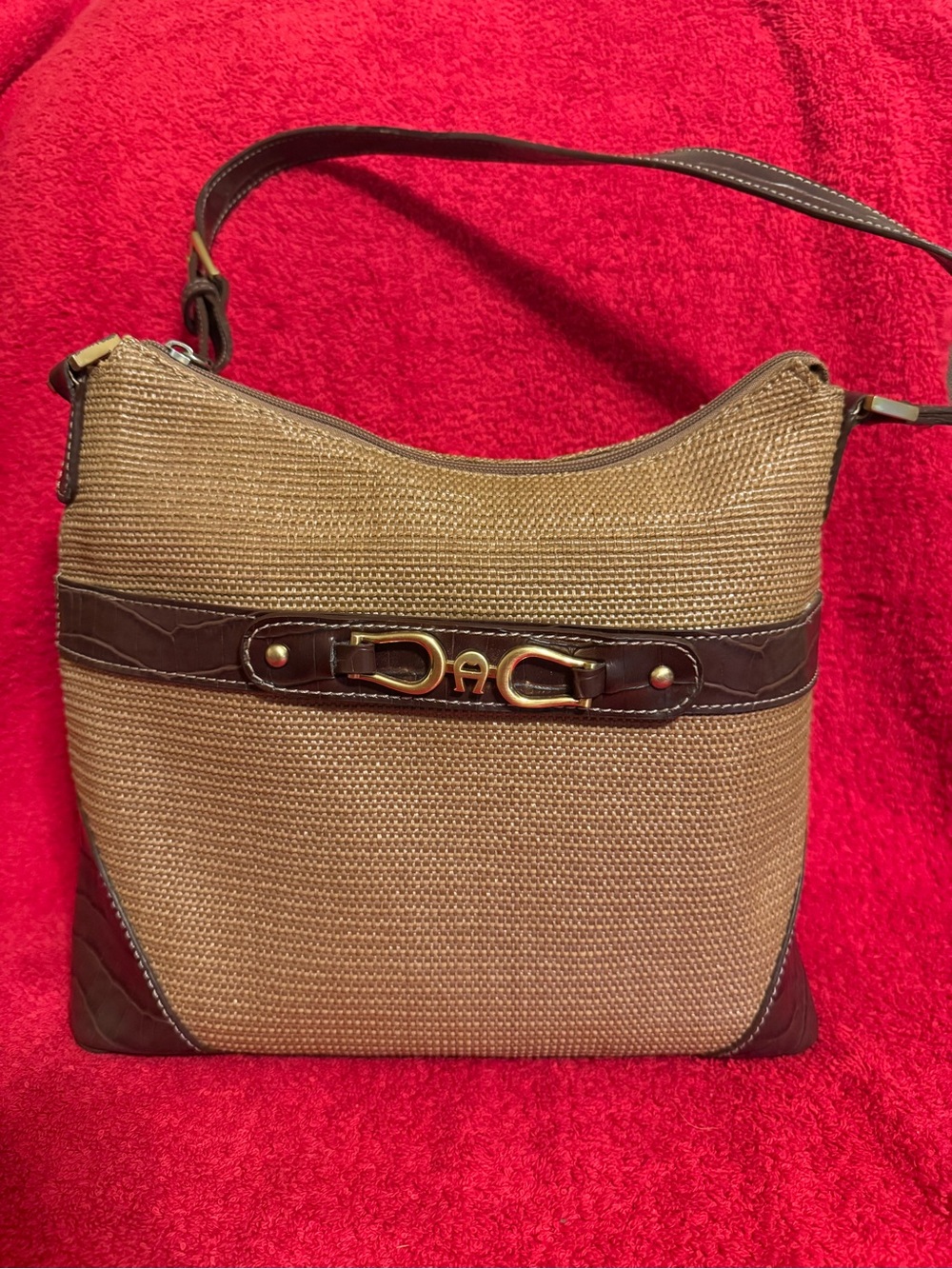 Etienne Aigner Woven Shoulder Bag w/Brown Trim VGUC 😊😊